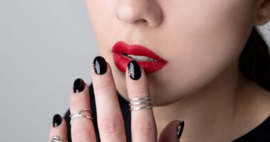 Secrets to Achieving Gorgeous and Shiny Nails Expert Tips for Nail Care
